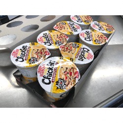 PACK DE 8 NISSIN CUPS NOODLES TASTY CHICKEN 63G