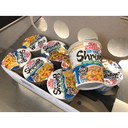 PACK DE 8 NISSIN CUPS NOODLES CREVETTES PEPPERY SHOYU SOUP 63G