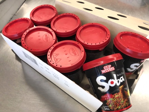PACK DE 8 NISSIN CUPS SOBA CHILI 90g