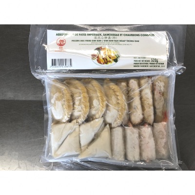 ASSORTIMENT DE NEMS, SAMOUSSAS ET CHAUSSONS 520G